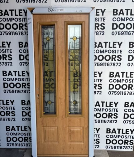 OAK EXTERNAL COMPOSITE DOOR LEVER HANDLE WITH WHITE FRAME 860X2000MM #2056